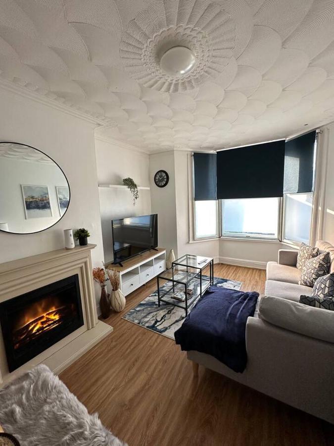 3 Bed Flat With Pool Table Lägenhet Cambridge  Exteriör bild