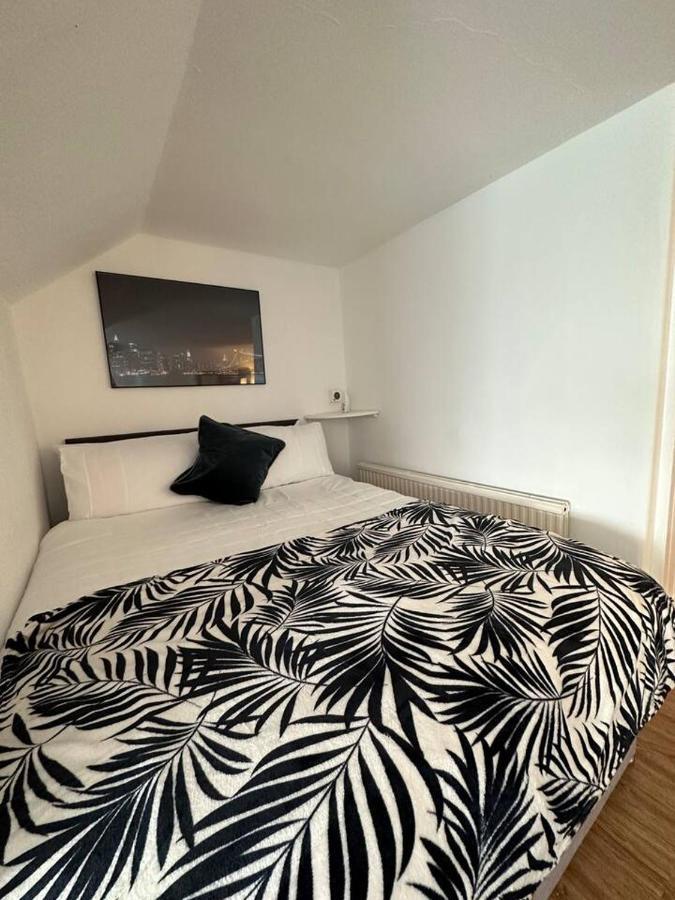 3 Bed Flat With Pool Table Lägenhet Cambridge  Exteriör bild