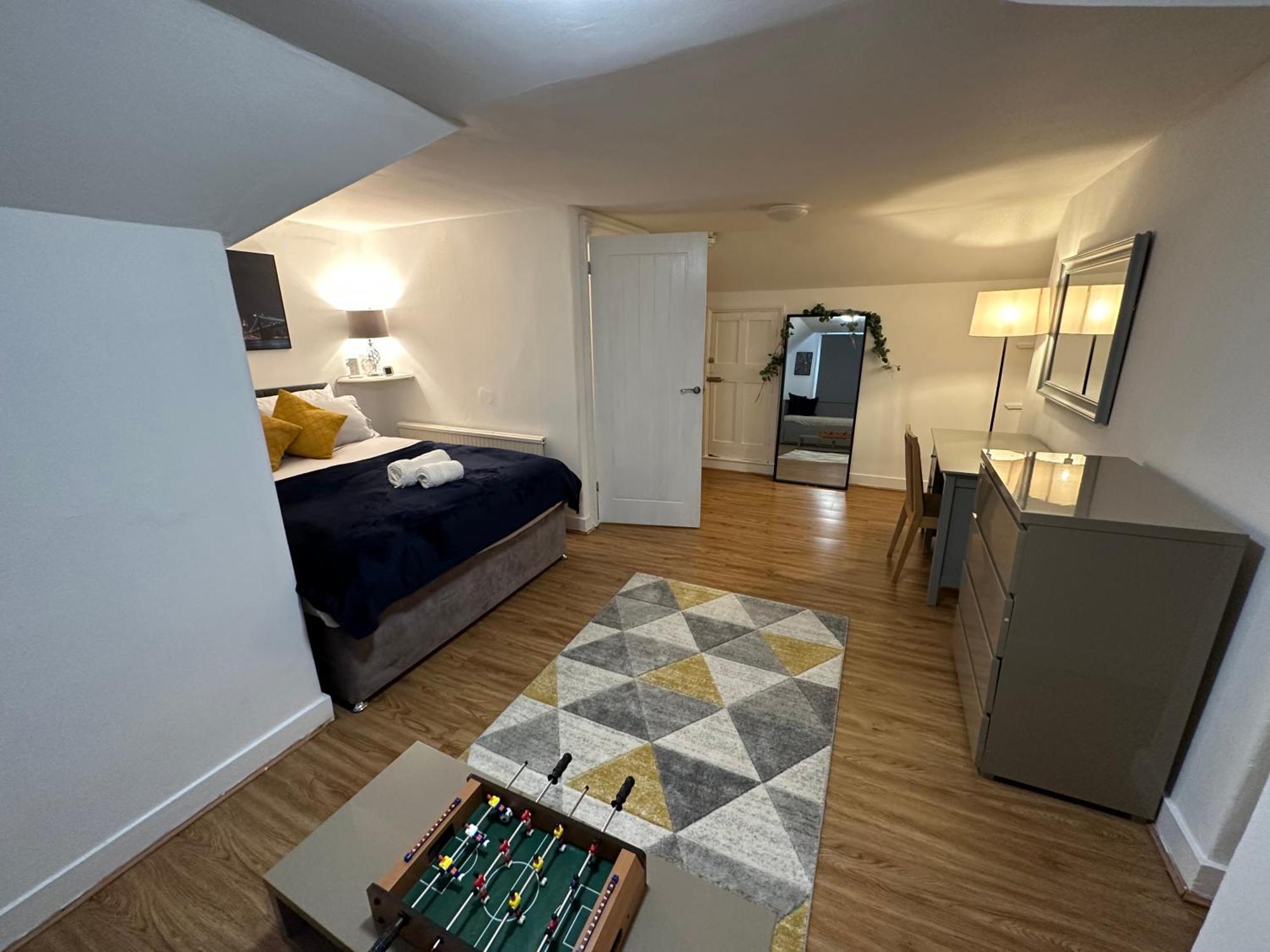 3 Bed Flat With Pool Table Lägenhet Cambridge  Exteriör bild
